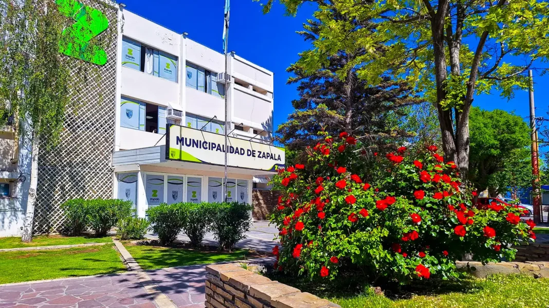 Empleados municipales de Zapala en alerta: exigen convocatoria urgente a paritarias frente a la licuación de los sueldos Empleados municipales de Zapala en alerta: exigen convocatoria urgente a paritarias frente a la licuación de los sueldos