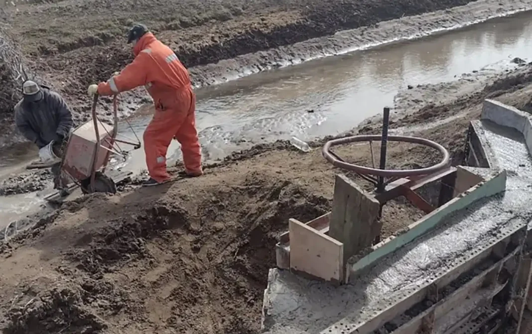 Crisis hídrica en Picún Leufú: Productores denuncian el abandono del sector productivo Crisis hídrica en Picún Leufú: Productores denuncian el abandono del sector productivo