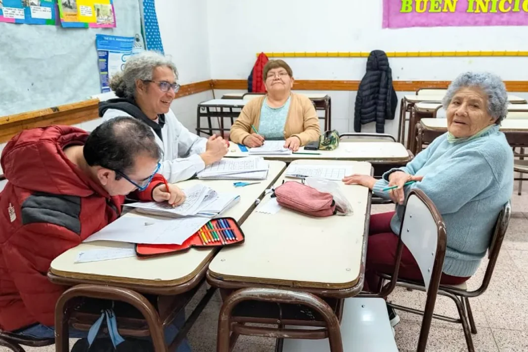 Educación para adultos en Neuquén: crece un 20% la tasa de egresos y apuestan a los oficios Educación para adultos en Neuquén: crece un 20% la tasa de egresos y apuestan a los oficios