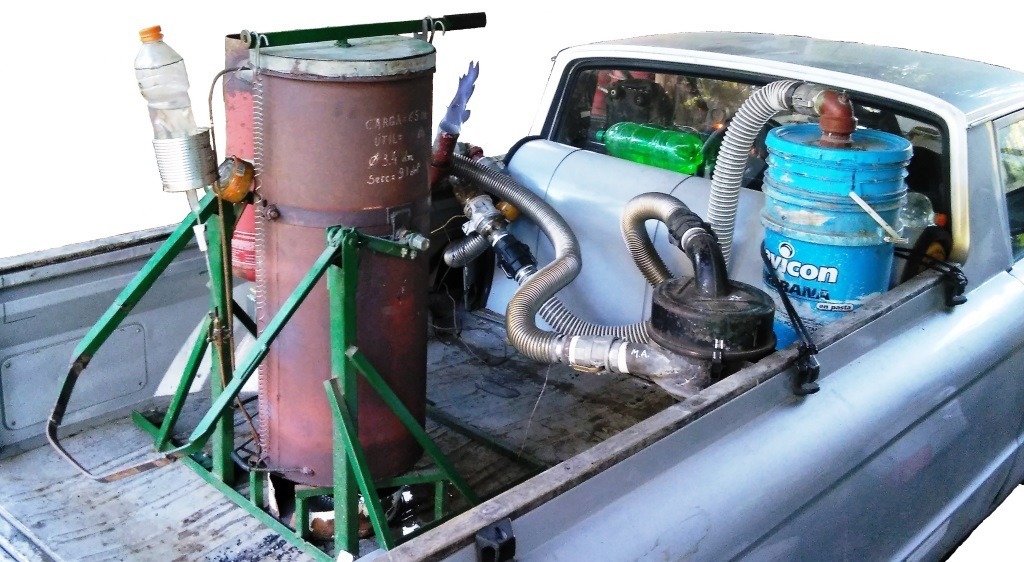 El creador del auto a basura que recorre el país sin gastar en nafta El creador del auto a basura que recorre el país sin gastar en nafta