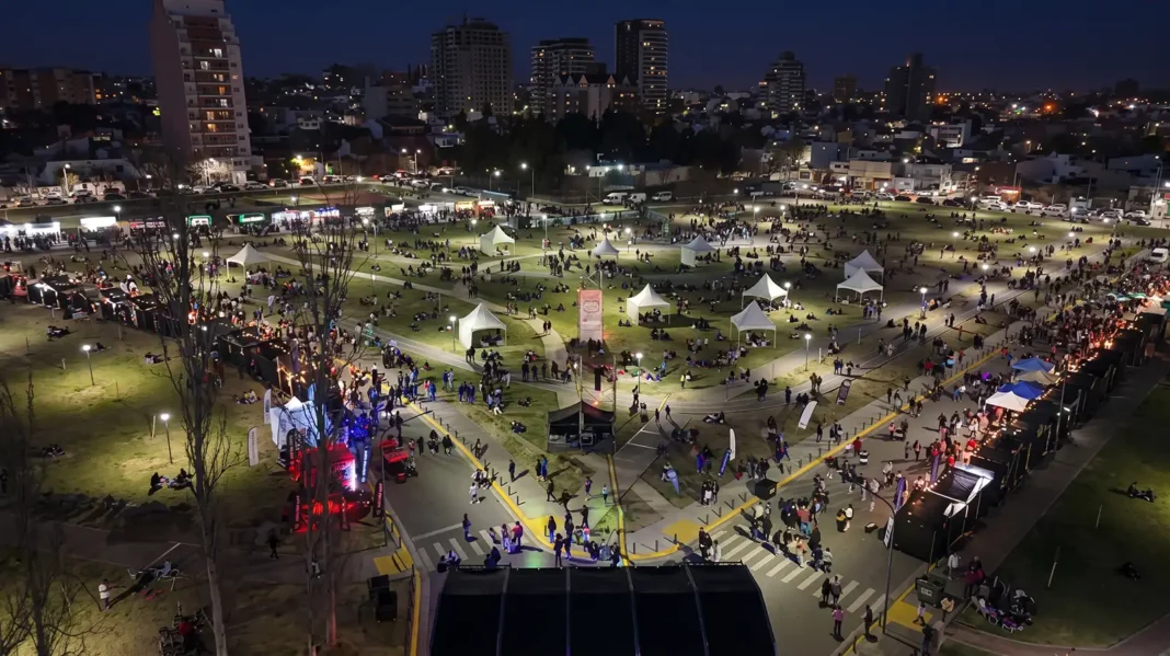 Todo listo para el festival Confluencia de Sabores en el Parque Jaime de Nevares Todo listo para el festival Confluencia de Sabores en el Parque Jaime de Nevares