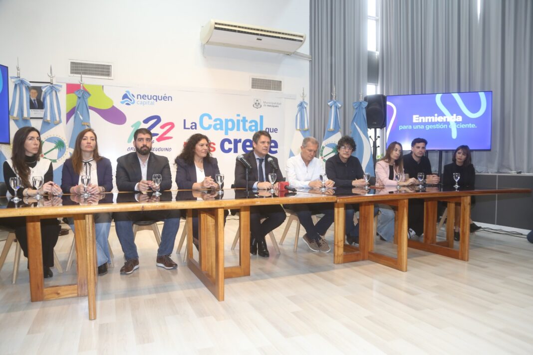 “Bajar los costos de la política”: Gaido impulsa un referéndum para congelar el número de concejales en Neuquén “Bajar los costos de la política”: Gaido impulsa un referéndum para congelar el número de concejales en Neuquén